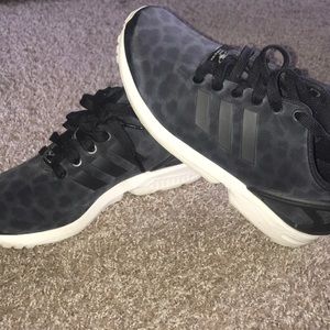 Like New Adidas Torsion Sneakers